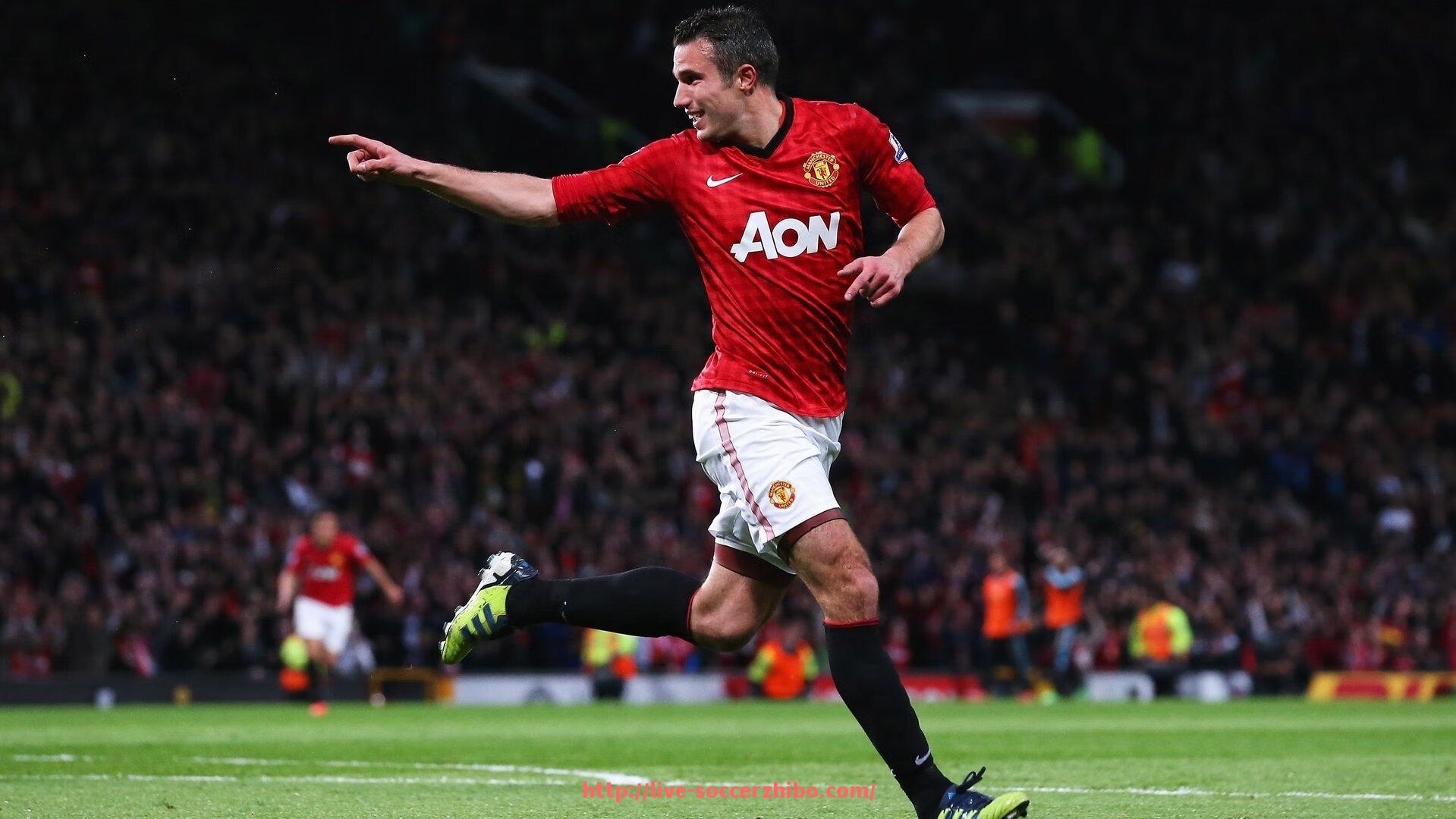 足球直播-法甲顶级前锋进攻技能解析：射术、位置感与配合